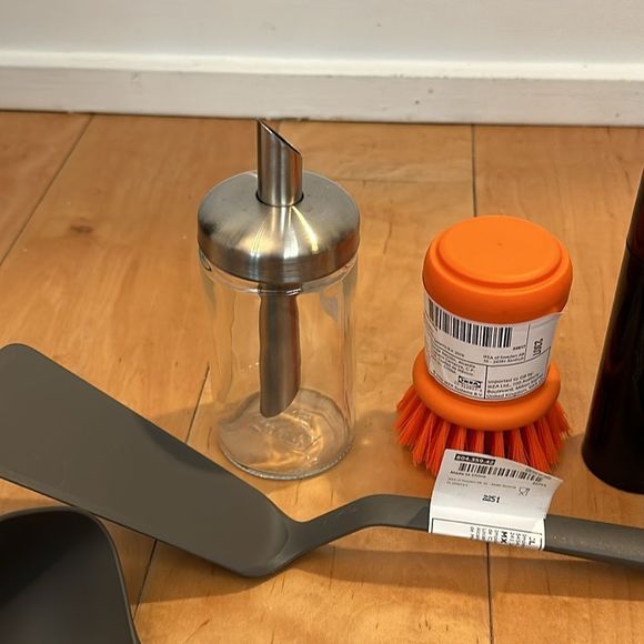 IKEA - Kitchen Bundle: Spice Mill, Soap Brush, Sugar Dispenser, 5x Tools - Picture 10 of 10